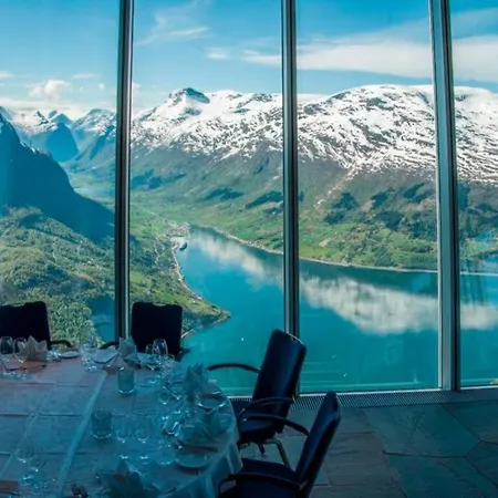 Stryn Apartments - City Center - Modern Suites Buitenkant foto