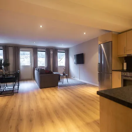 Stryn Apartments - City Center - Modern Suites Buitenkant foto