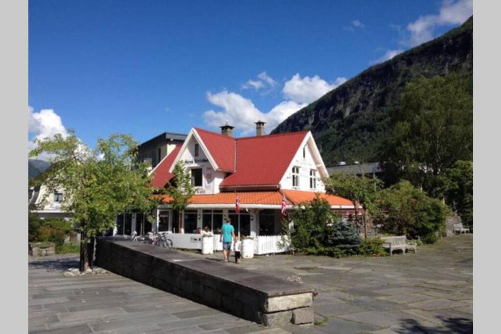 Apartment - Center - Modern Stryn