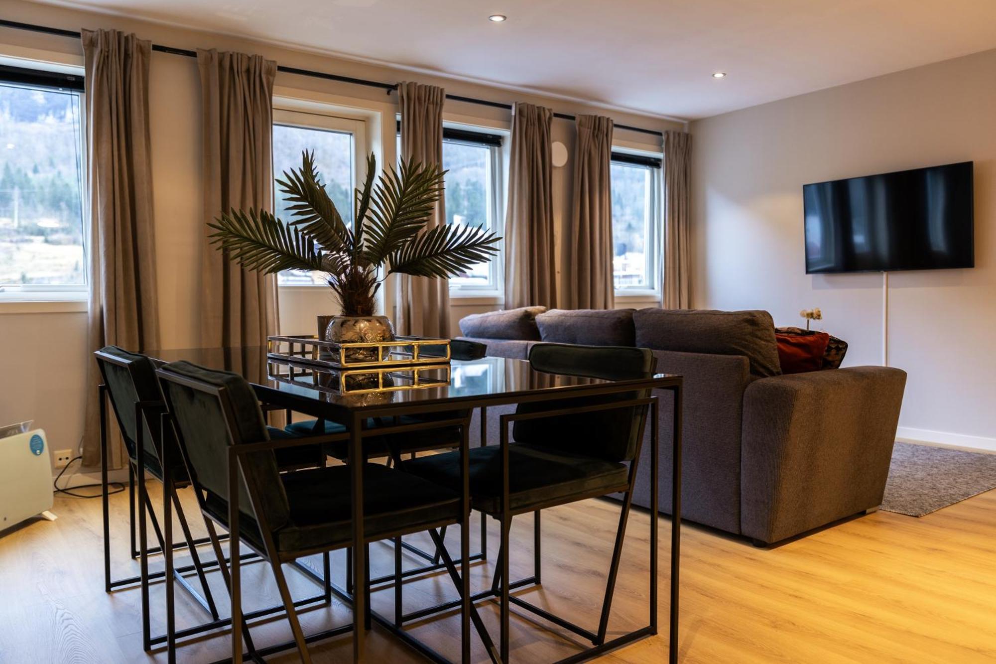 Apartment - Center - Modern Stryn